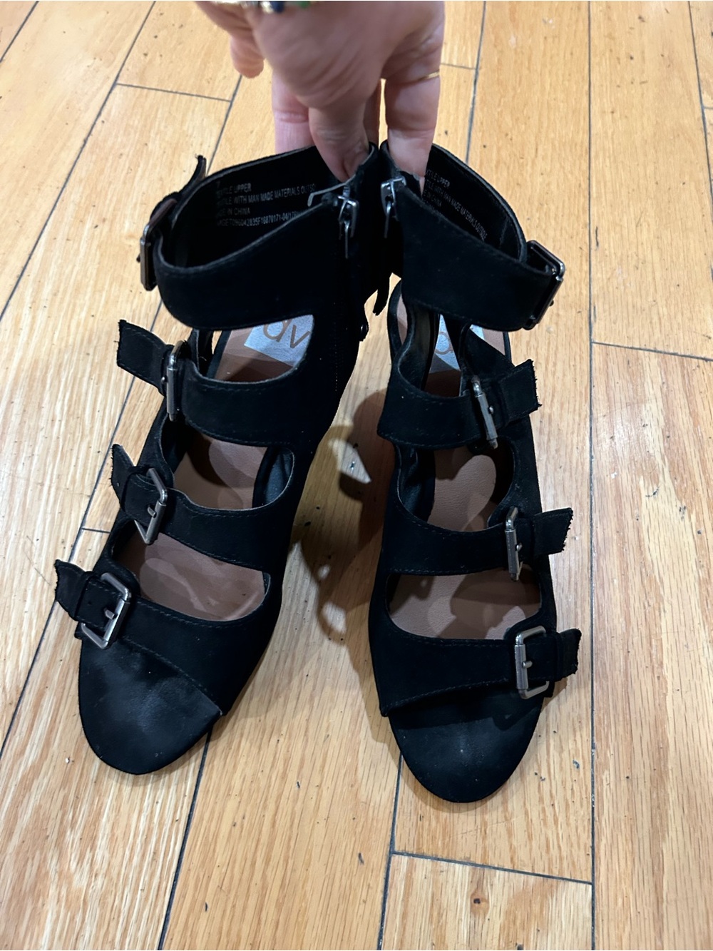 DV Women's Black Strappy Buckle Sandals -